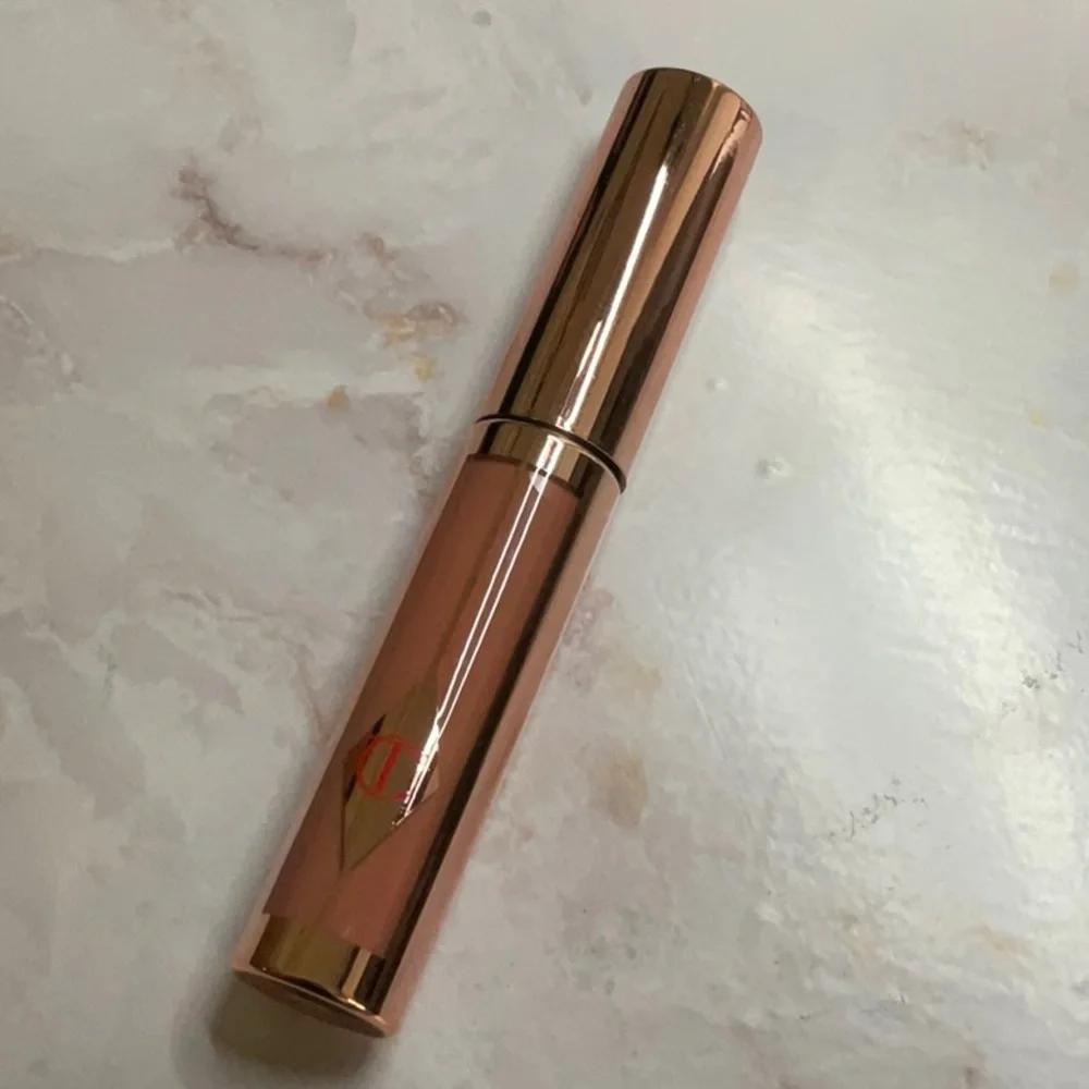 Charlotte Tilbury Matte Contour Liquid Lipstick in Charlotte Darling